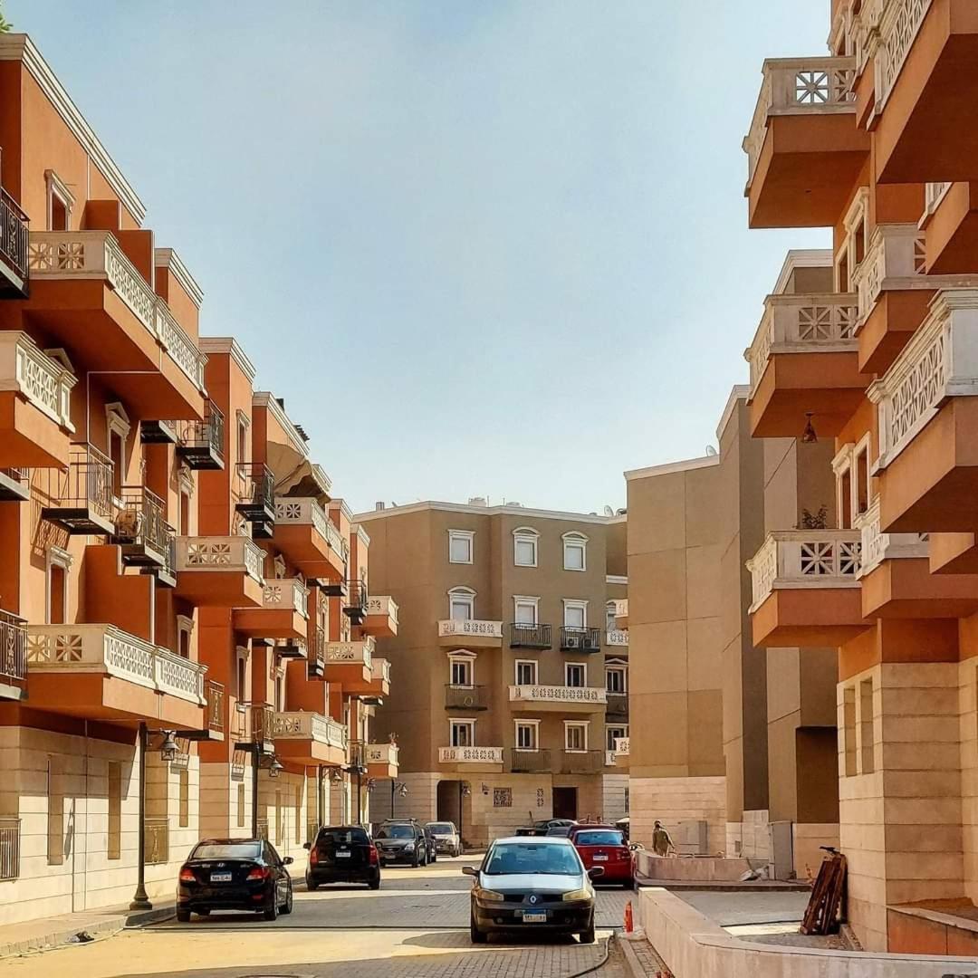 Are * Cairo